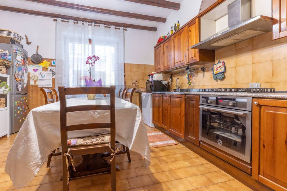 appartamento in vendita ad Azzio