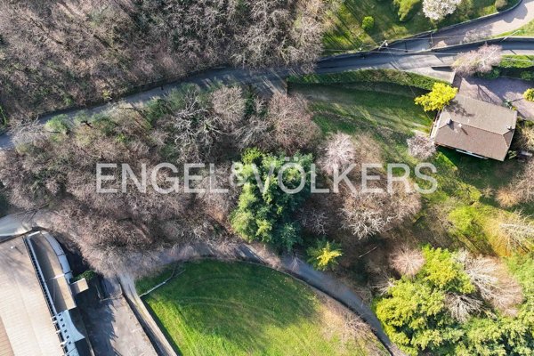 villa in vendita ad Azzio