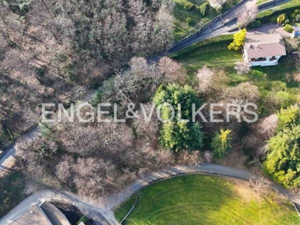 negozio in vendita ad Azzio