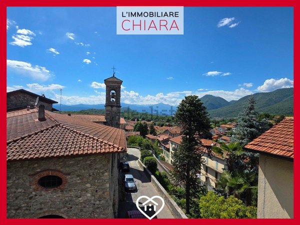casa indipendente in vendita ad Azzio