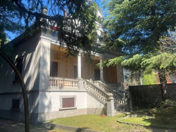 casa indipendente in vendita ad Azzio