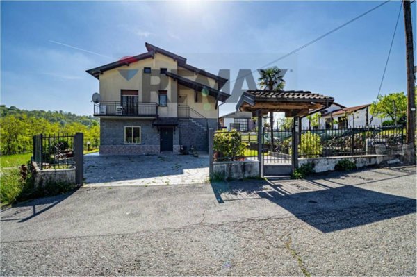 appartamento in vendita ad Azzio