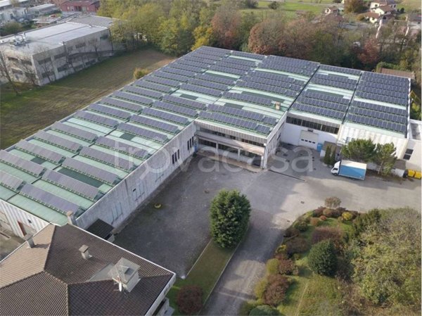 locale commerciale in vendita a Barasso