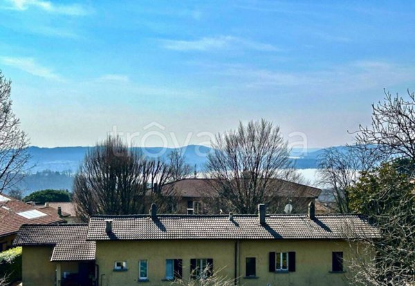casa indipendente in vendita a Barasso