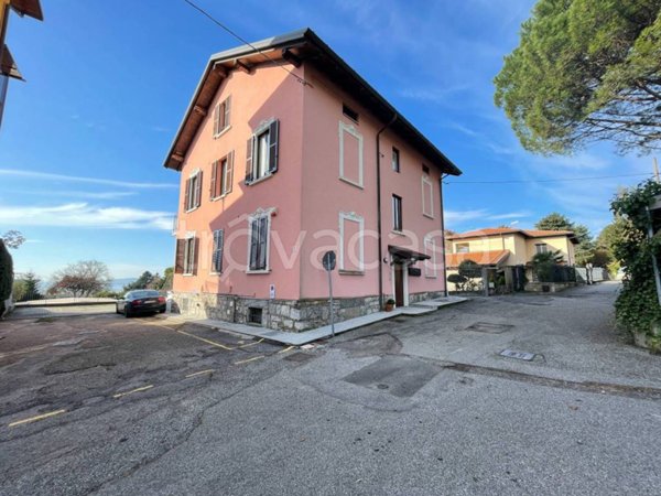 appartamento in vendita a Barasso