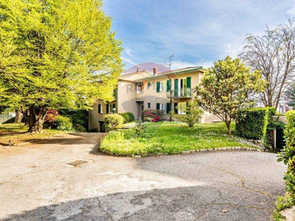 appartamento in vendita a Barasso