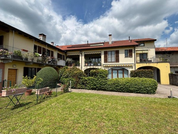appartamento in vendita a Barasso