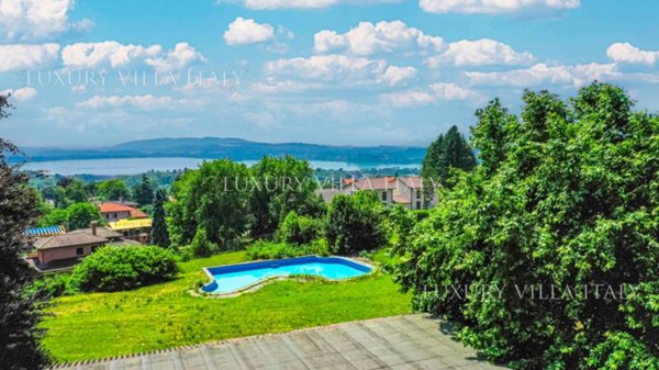 casa indipendente in vendita a Barasso