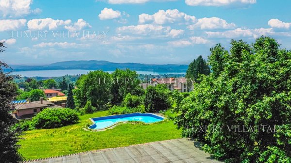 casa indipendente in vendita a Barasso