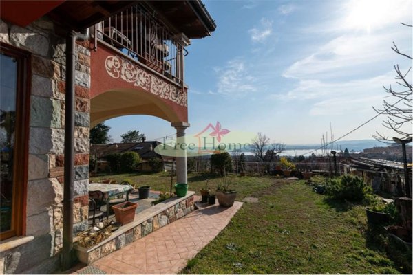 casa indipendente in vendita a Barasso