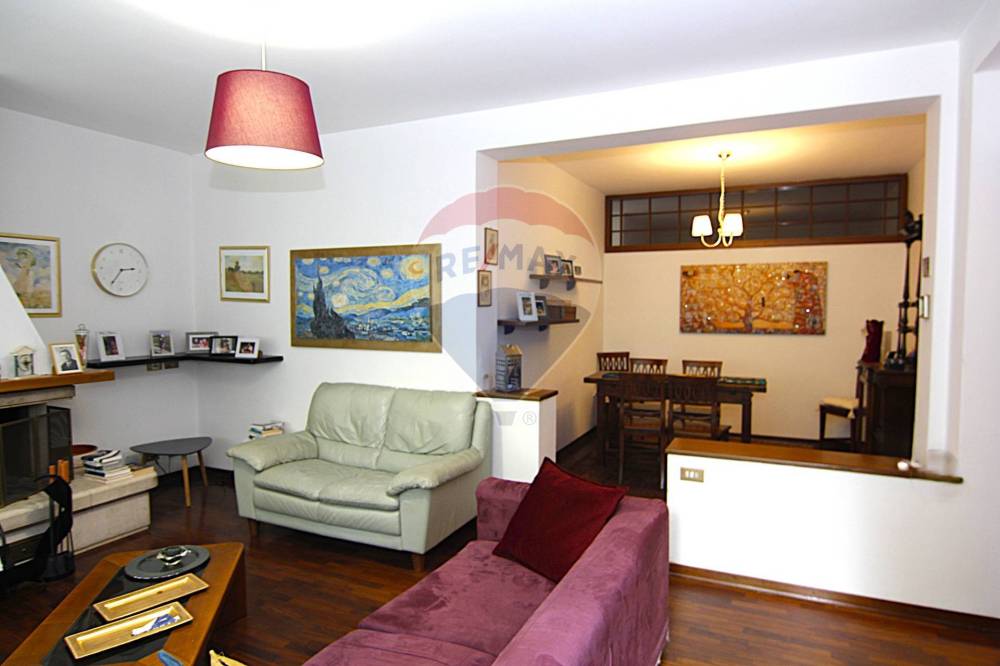 casa indipendente in vendita a Barasso