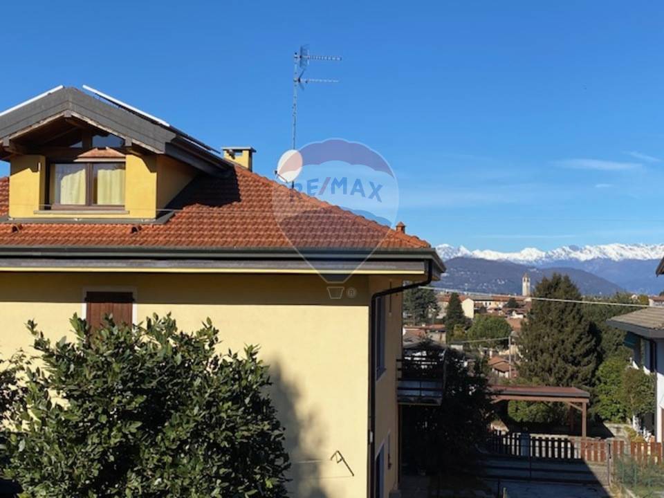 casa indipendente in vendita a Barasso