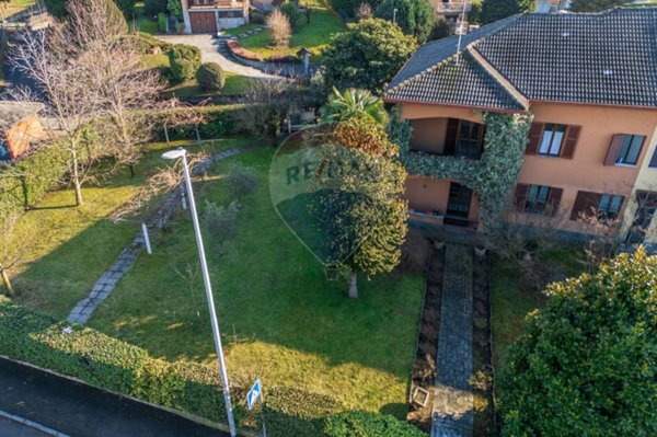 casa indipendente in vendita a Barasso