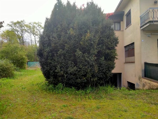 casa indipendente in vendita a Barasso