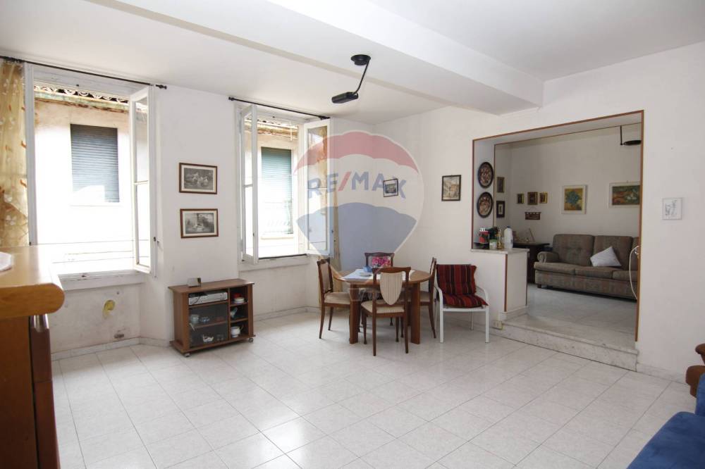 casa indipendente in vendita a Barasso