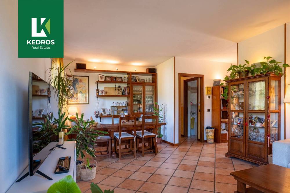 casa indipendente in vendita a Barasso