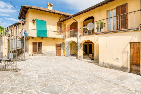 appartamento in vendita a Barasso