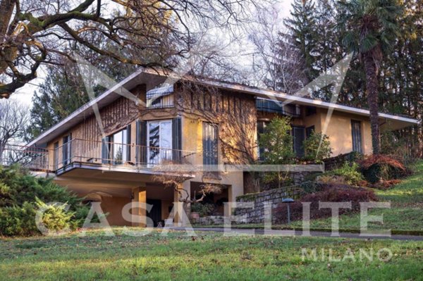 casa indipendente in vendita a Barasso