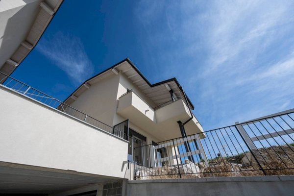 casa indipendente in vendita a Barasso