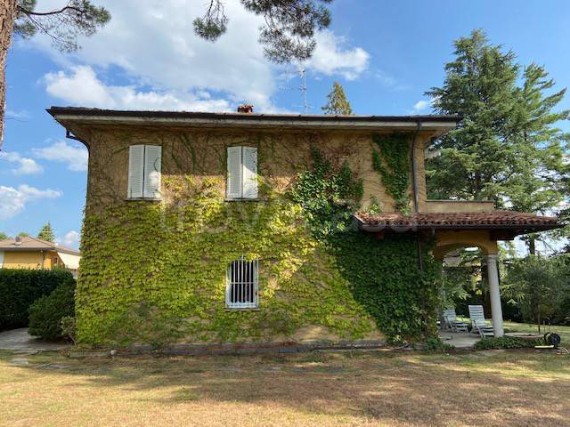 casa indipendente in vendita a Barasso