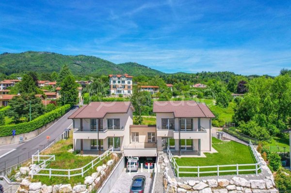 casa indipendente in vendita a Barasso