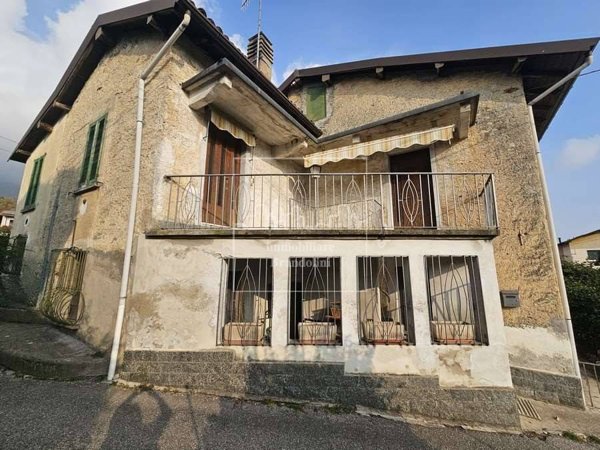 appartamento in vendita a Barasso