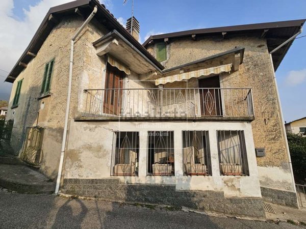 appartamento in vendita a Barasso