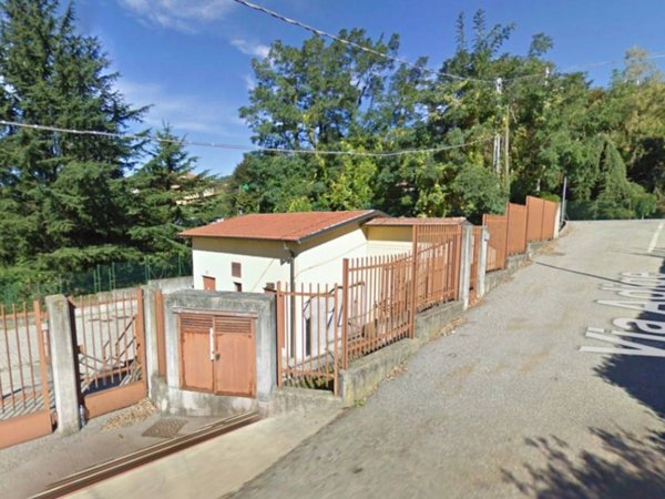 locale commerciale in vendita a Barasso