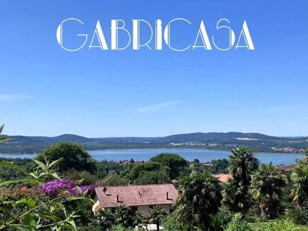 casa indipendente in vendita a Barasso