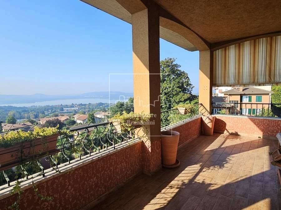 appartamento in vendita a Barasso