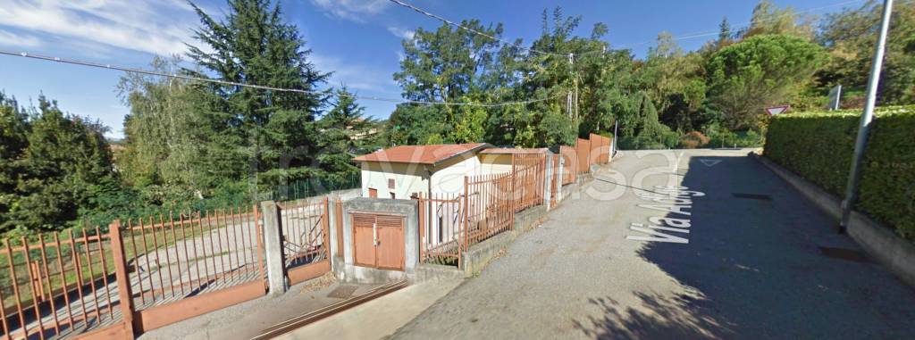 locale commerciale in vendita a Barasso