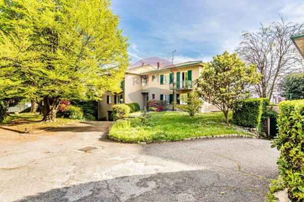 appartamento in vendita a Barasso