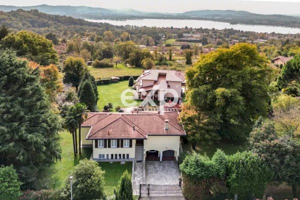casa indipendente in vendita a Barasso