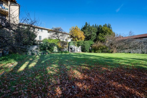 casa indipendente in vendita a Barasso