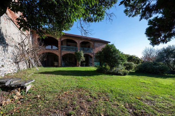 casa indipendente in vendita a Barasso