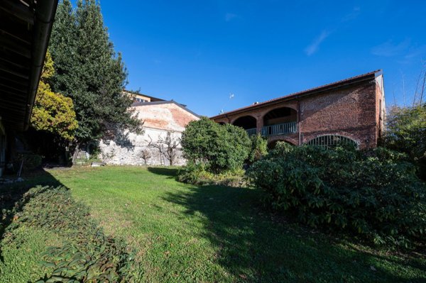 casa indipendente in vendita a Barasso