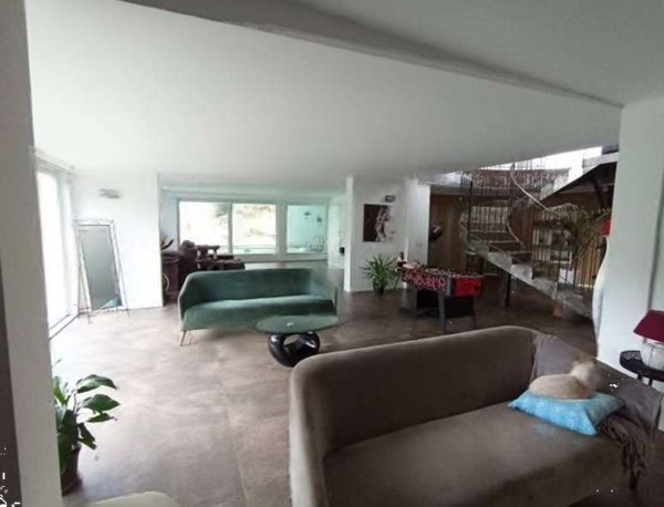 casa indipendente in vendita a Barasso