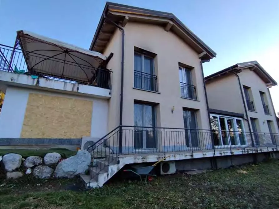 casa indipendente in vendita a Barasso