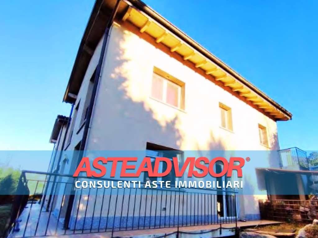 casa indipendente in vendita a Barasso