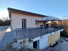 casa indipendente in vendita a Barasso