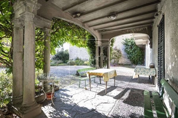 casa indipendente in vendita a Barasso