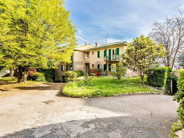appartamento in vendita a Barasso