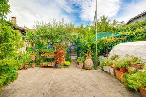 appartamento in vendita a Barasso