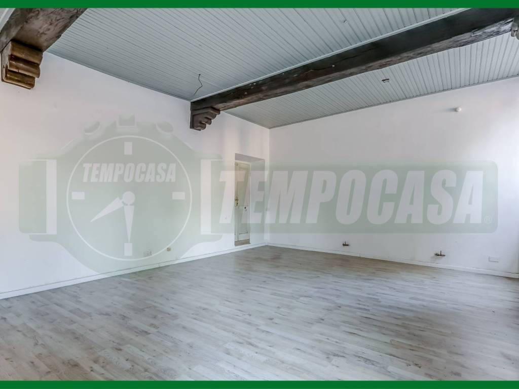 intera palazzina in vendita a Barasso