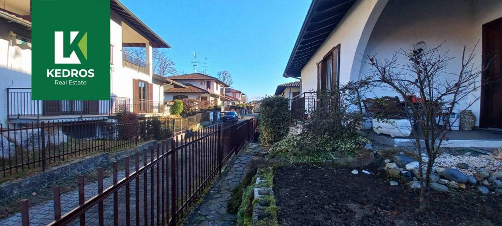 casa indipendente in vendita a Barasso