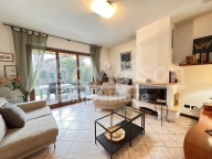 casa indipendente in vendita a Barasso