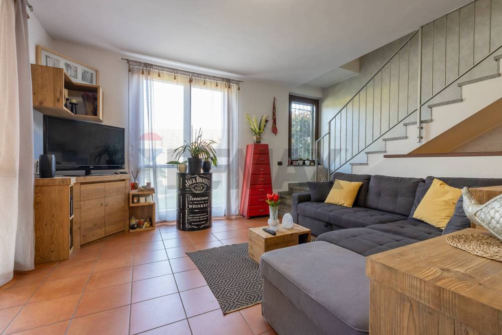 casa indipendente in vendita a Barasso