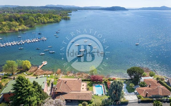 casa indipendente in vendita a Barasso