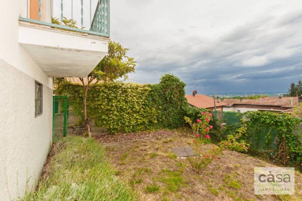 casa indipendente in vendita a Barasso