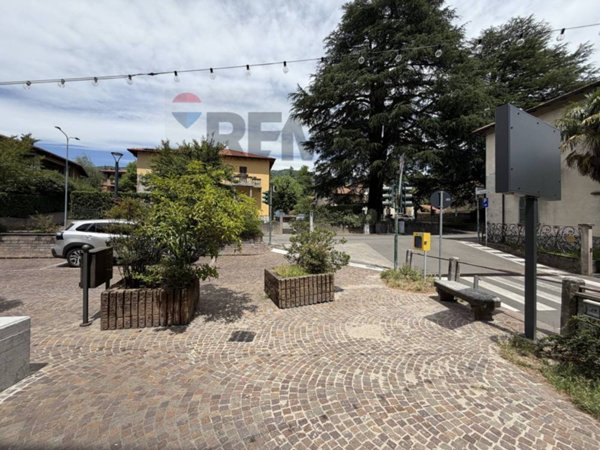 appartamento in vendita a Barasso